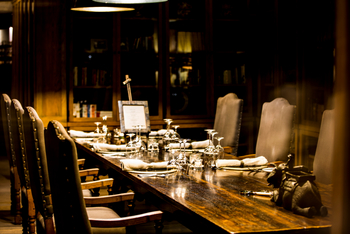 Abu Camp Abu Camp: Esstisch