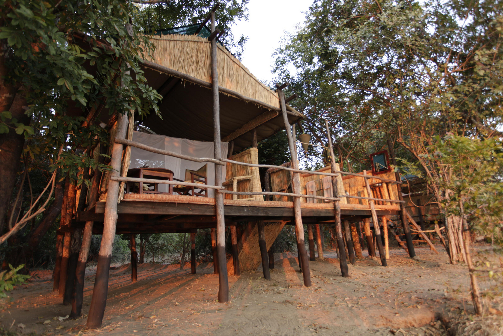 Island Bush Camp Island Bush Camp: Chalet von außen