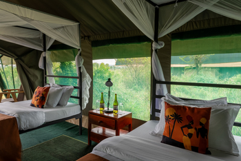 Nasikia Mobile Migration Camp: Kissen auf den Betten