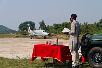 Samode Safari Lodge Samode Safari Lodge: Landung am Umaria Airstrip