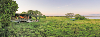 Shoebill Island Camp Shoebill Island Camp: Zentralbereich an einer Lagune