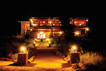 Desert Horse Inn: Beleuchtung am Abend