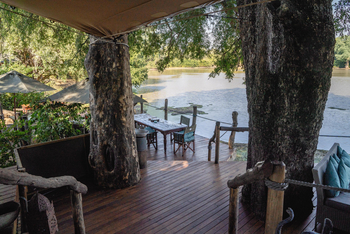 Kanga Camp: Hauptbereich mit Treppen