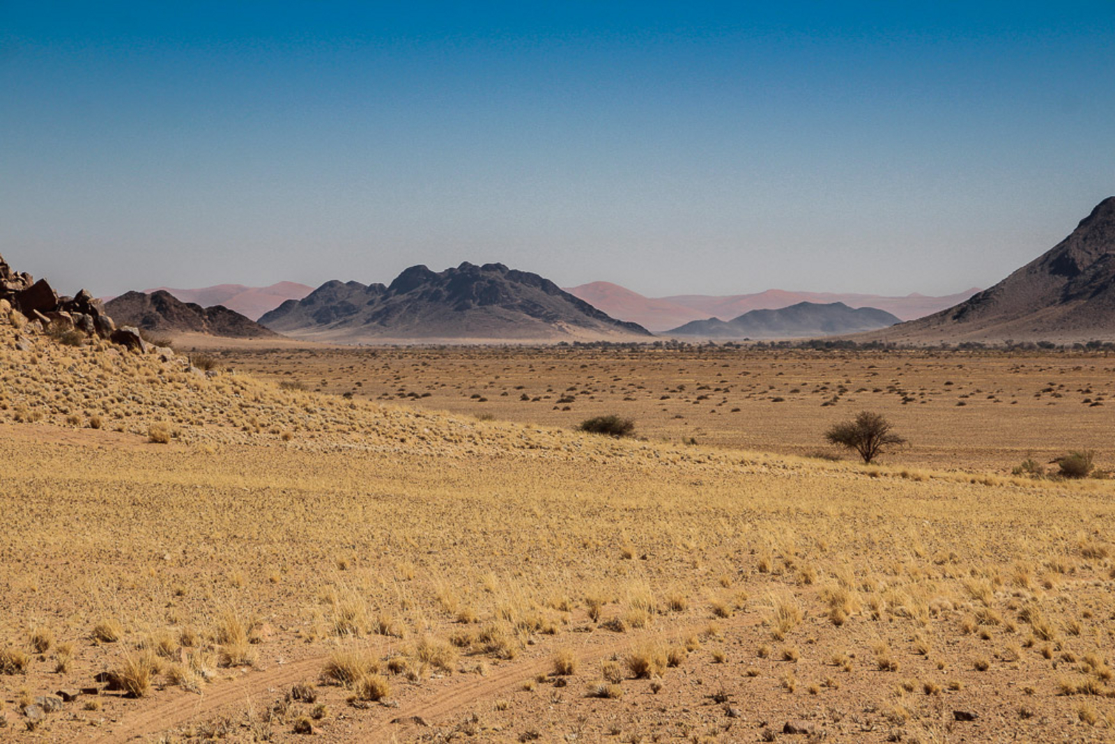 Namib Outpost Namib Outpost: Landschaft mit vielen Horizonten