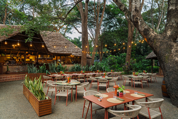 Rivertrees Country Inn: Restaurant Außenbereich