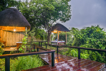 Royal Zambezi Lodge: Bett im Freien