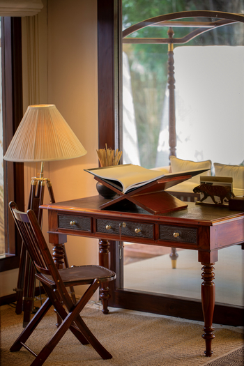 Sujan Sher Bagh: Royal Sher Suite - Schreibtisch