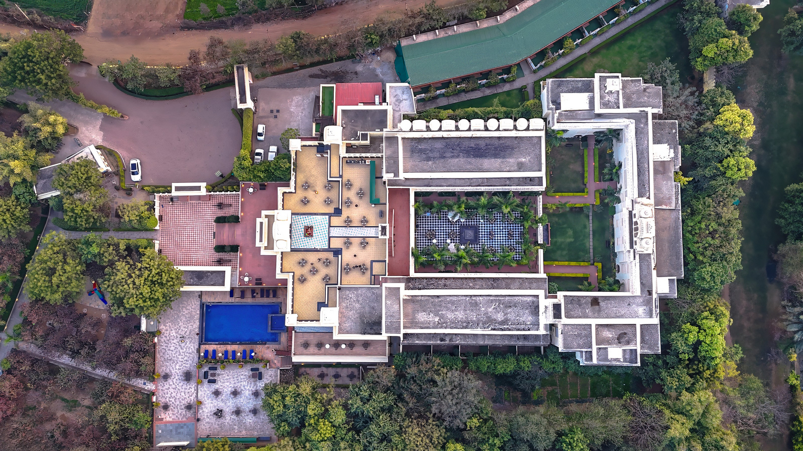 The Tigress The Tigress: Hauptgebäude von oben