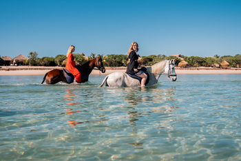 Azura Benguerra Island: Reiten