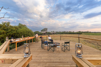 Camp Khwai: Frühstücksbuffet an der Boma