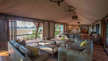 Jacana Camp: Loung emit Blick