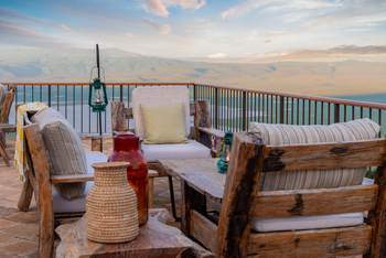 Ngorongoro Lodge Melia Collection: Außenbereich Lounge