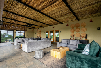 Tarangire Elephant Springs Camp: Reetgedeckete Lounge