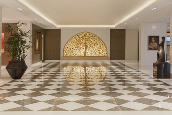 The Oberoi New Delhi: Tree of Life in der Lobby