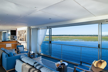 Zambezi Queen Zambezi Queen: Loungebereich mit Ausblick