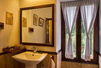 Jim's Jungle Retreat: Jungle Cottage - Interieur