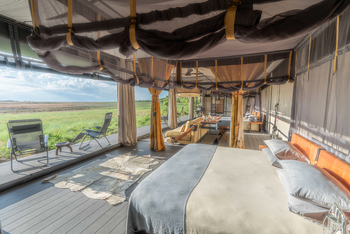 King Lewanika Lodge: Doppelbett mit Ausblick