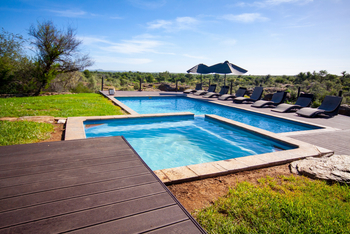 Naankuse Lodge: Swimming Pool auf zwei Ebenen
