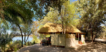 Ndhovu Safari Lodge: Suite direkt am Wasser