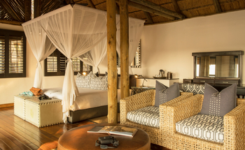 Savute Safari Lodge: Standard Room - Sessel