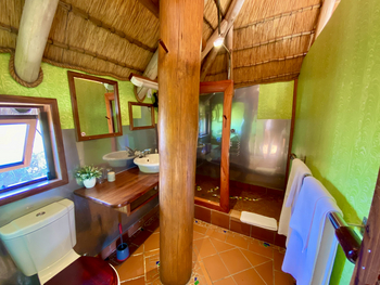 The Stiltz: Gästebad