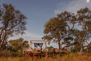 Tuludi Camp: Sky Suite - Laternen