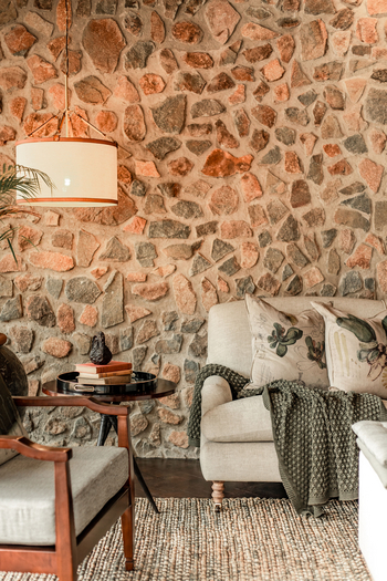 Dulini Moya: Sofa