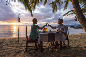 Masoala Forest Lodge: Pärchendinner am Strand