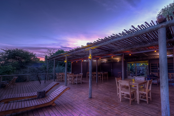 Semowi Nature Camp: Blick in die Lounge