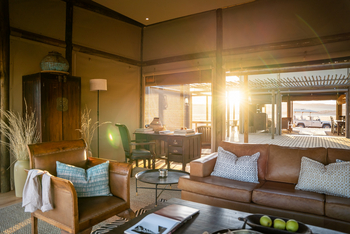 Wolwedans Plains Camp: Lounge