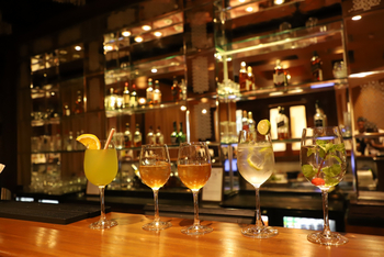 Chandela: Tavern The Bar