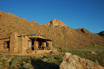 Eagle's Nest Chalets: Front