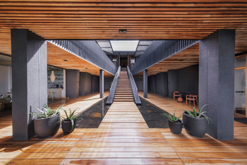 Elewana Serengeti Explorer: Aufgang zum Upper Deck