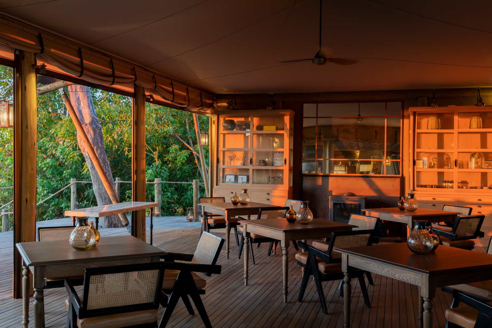 Little DumaTau Little DumaTau: Speiseraum