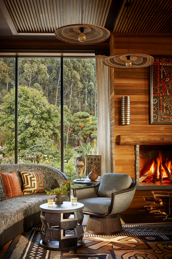 One and Only Gorilla's Nest: Bar