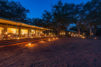 Verney's Camp: Aussenansicht