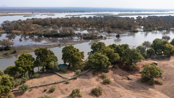 Amanzi Camp: Flusslandschaft am Camp