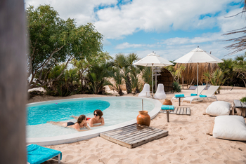 Azura Benguerra Island: Peri Peri Beach Club