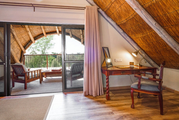 Ilala Lodge: Standard Suite - Schreibtisch