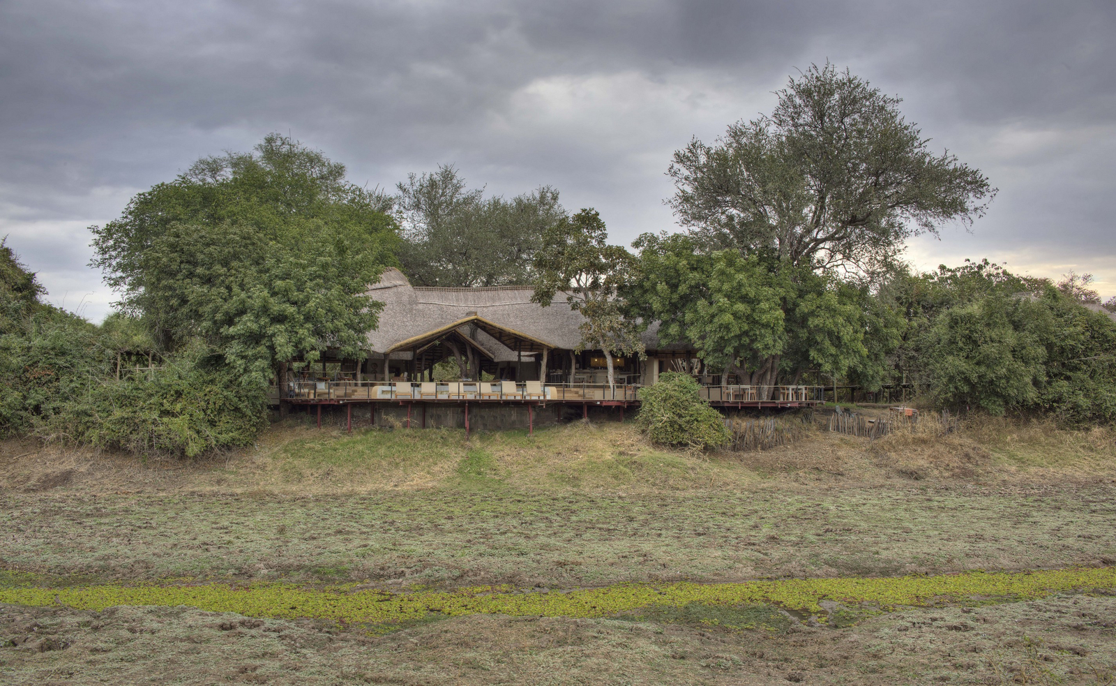 Lion Camp Lion Camp: Zentrales Gebäude
