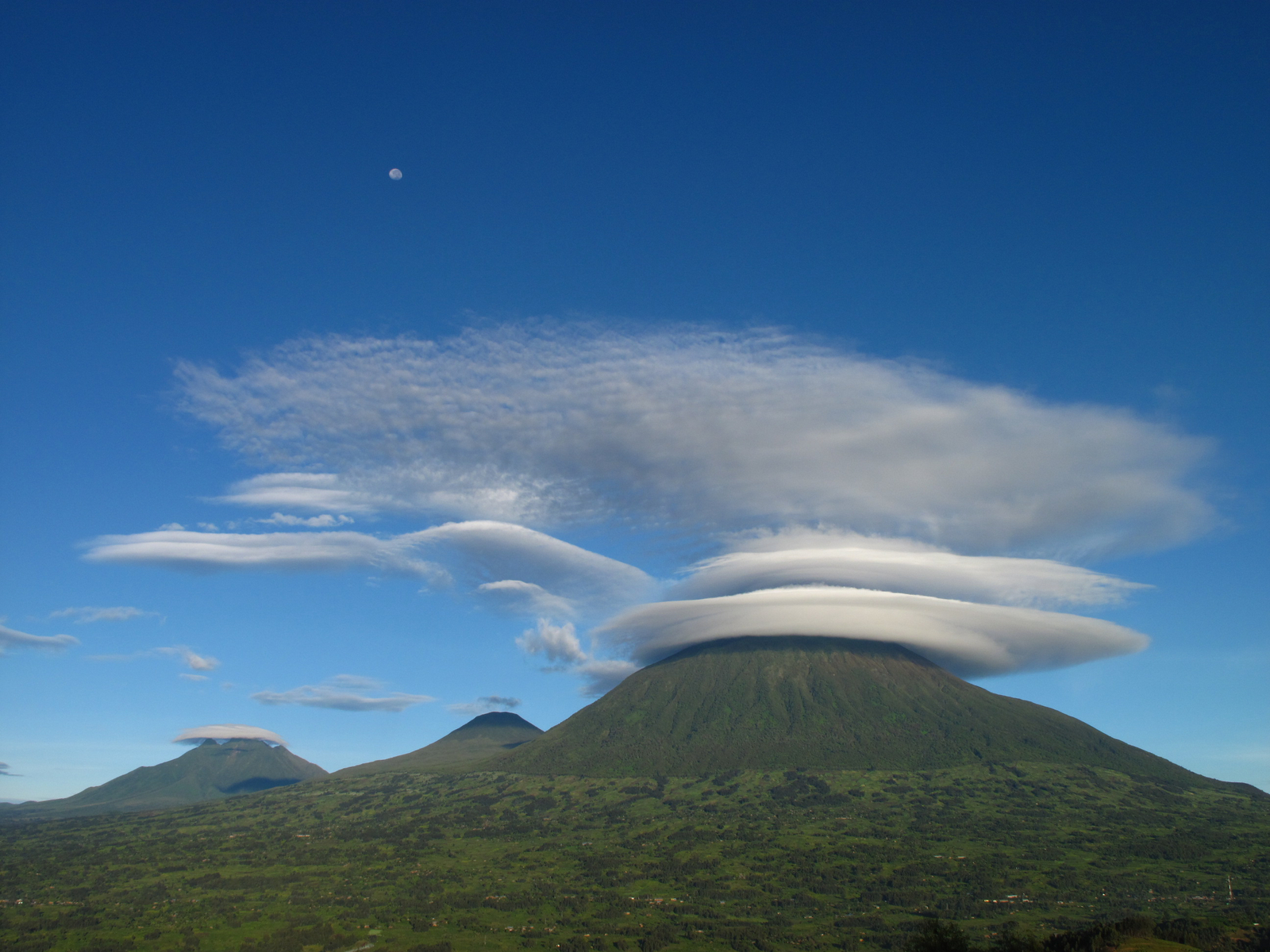 Volcanoes Virunga Lodge Volcanoes Virunga Lodge: Altocumulus Lenticularis