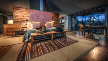 Elewana Lodo Springs: Doppelbett mit Leselichtern