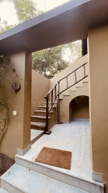 Forsyth Lodge Forsyth Lodge: Aufgang zum Machaan