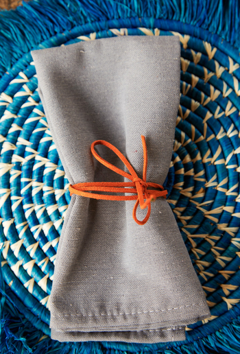 Molori Mashuma: Serviette