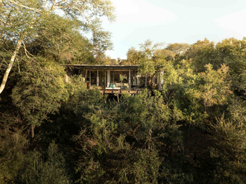 Singita Sweni Lodge: Blick vom FLuss her