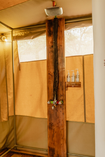 Tangulia Mara Camp: Duschbereich