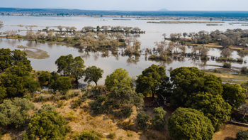 Amanzi Camp: Überflutete Flusslandschaft