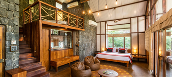 Pench Tree Lodge Pench Tree Lodge: Luxury Cottage mit Empore