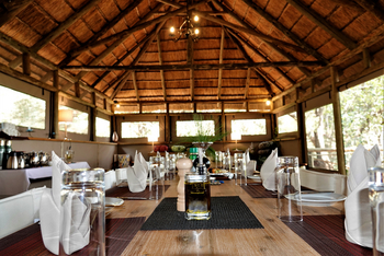 Setari Camp: Esstisch