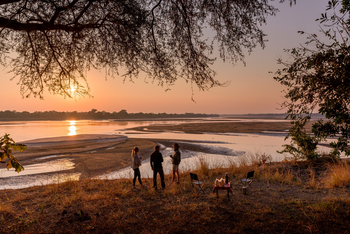 Sungani Lodge Sungani Lodge: Morgenkaffee am Fluss